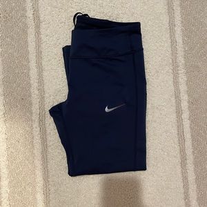 NIKE
CROP PANTS
